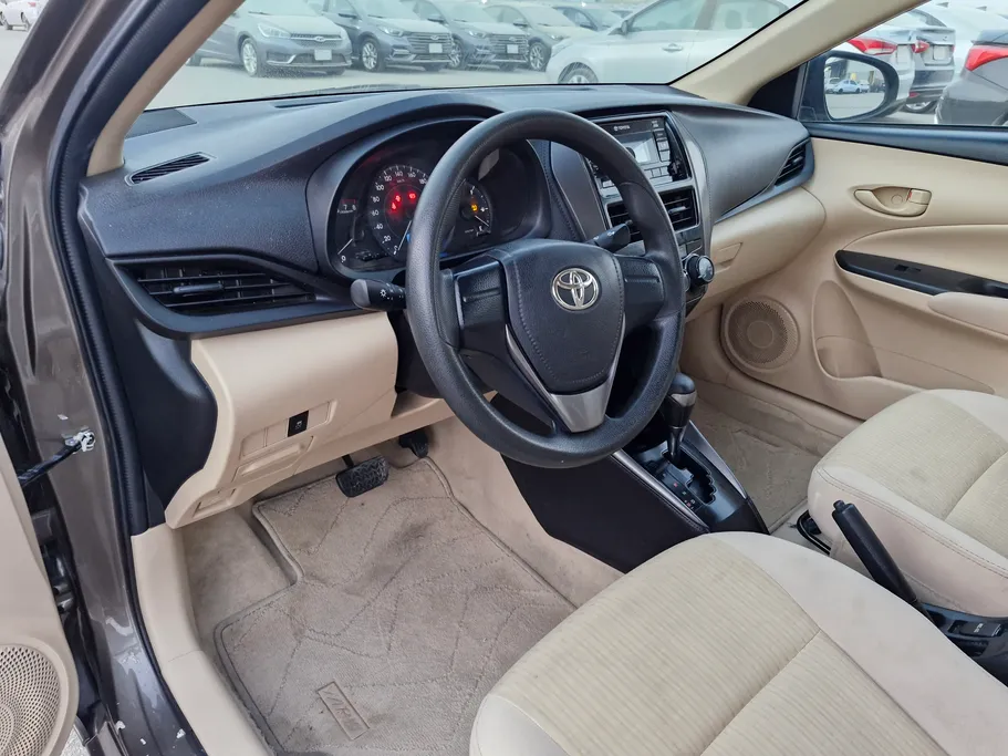 2022 Toyota Yaris  Y 