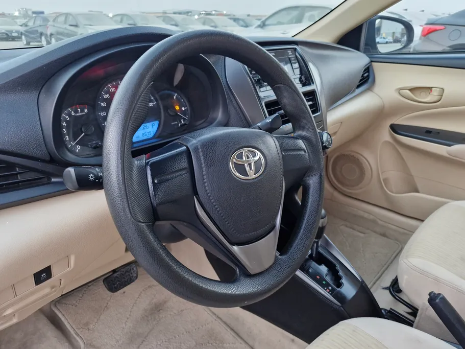 2022 Toyota Yaris  Y 