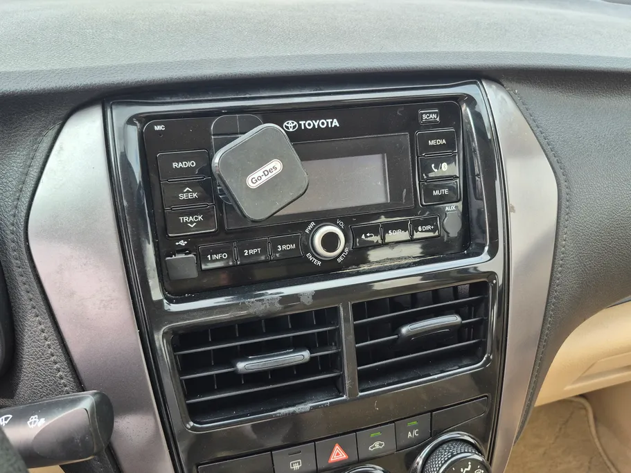 2021 Toyota Yaris  Y 