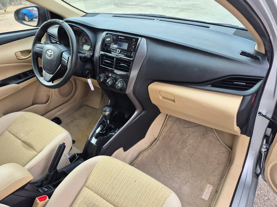 2021 Toyota Yaris  Y 