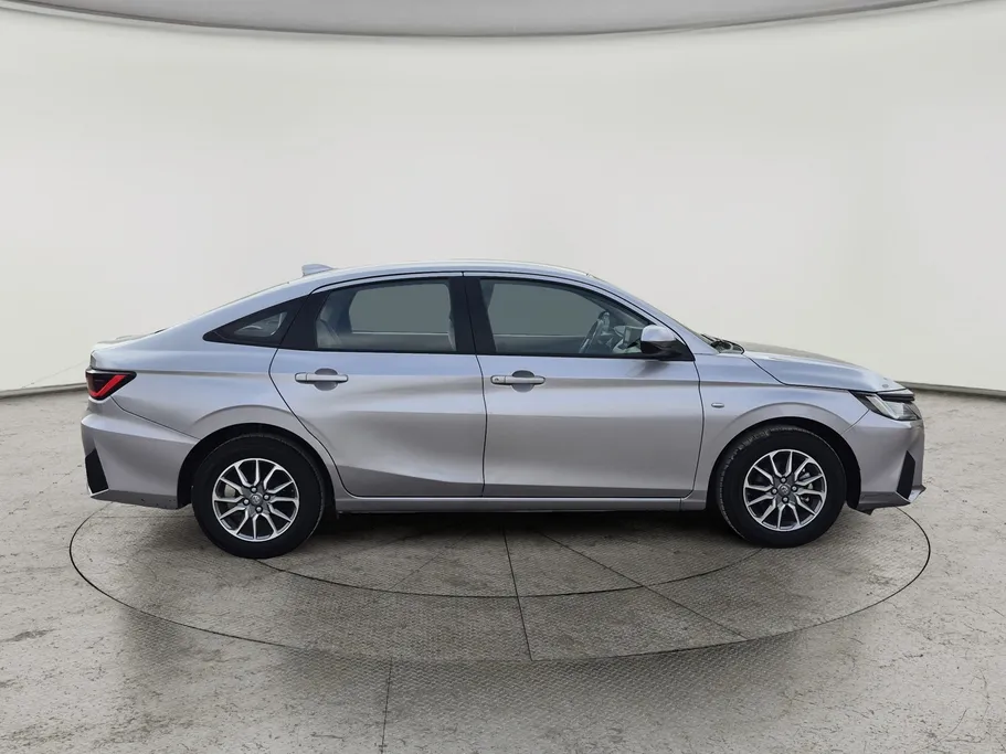 تويوتا يارس Y 2024 