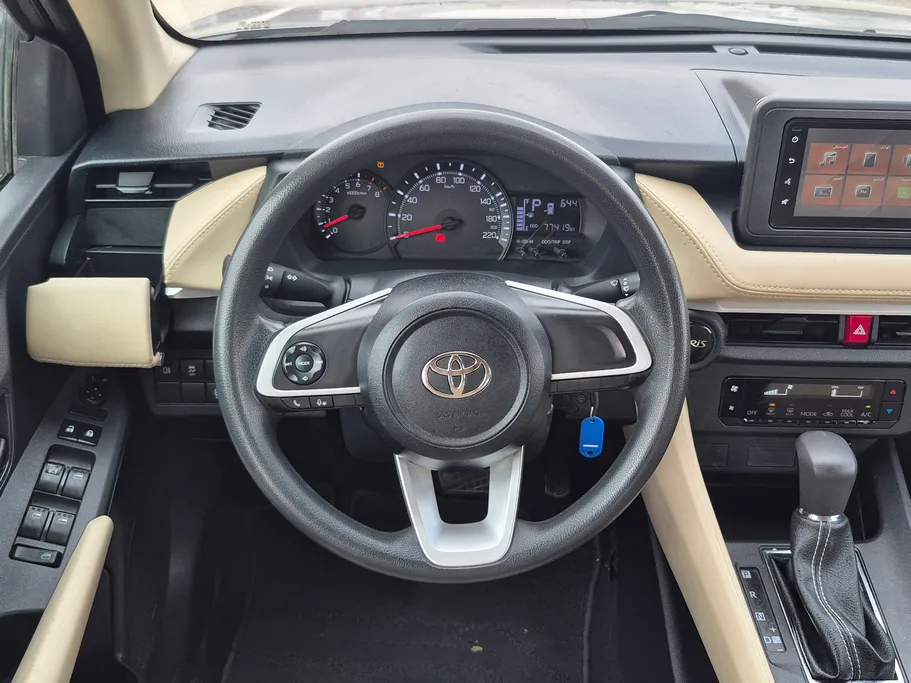 تويوتا يارس Y 2024 