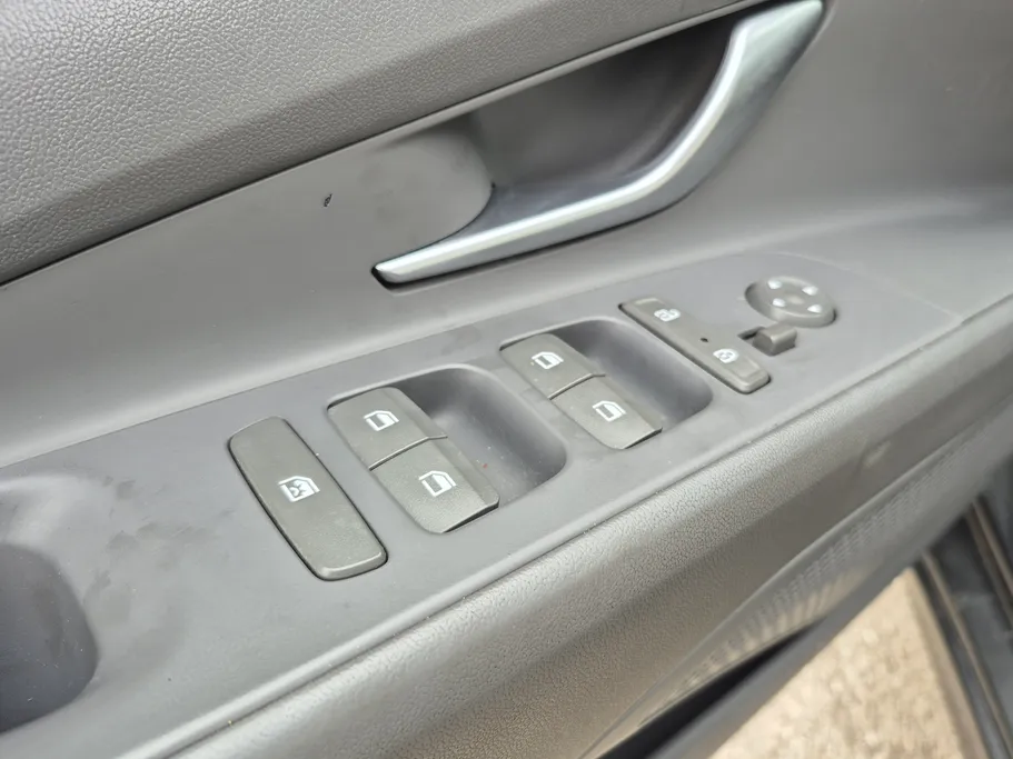 2023 Hyundai Elantra Fleet 