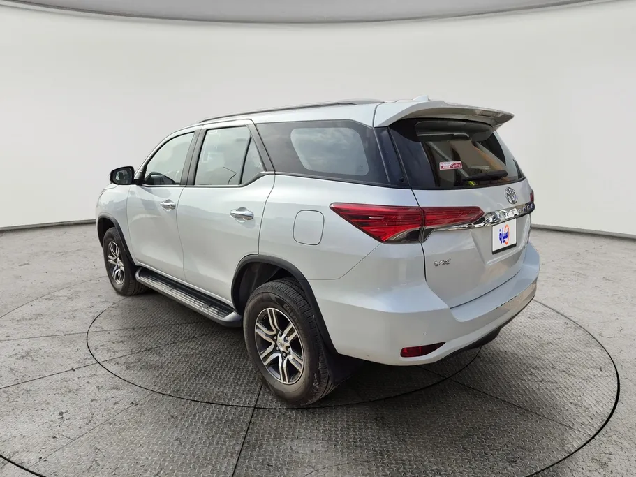 تويوتا فورتشنر VX1 2023 