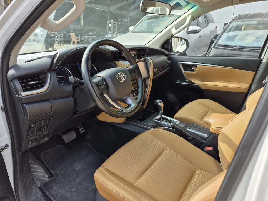 تويوتا فورتشنر VX1 2023 