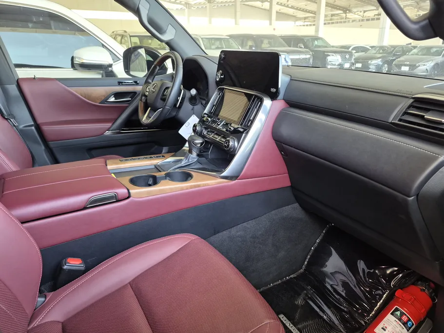 لكزس LX 600 2024 