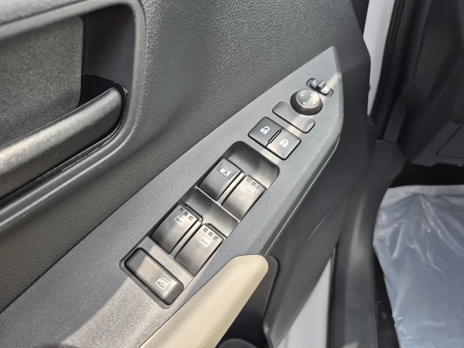 تويوتا يارس Y 2024 