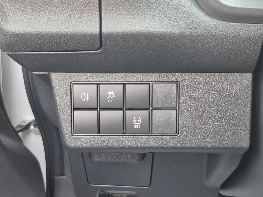 تويوتا يارس Y 2024 