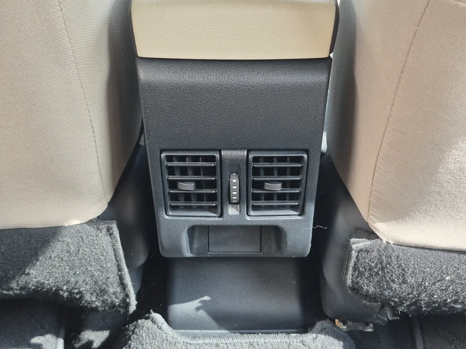 تويوتا يارس Y 2024 