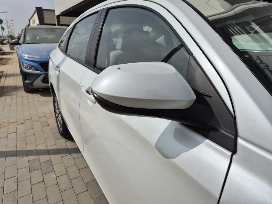 تويوتا يارس Y 2024 