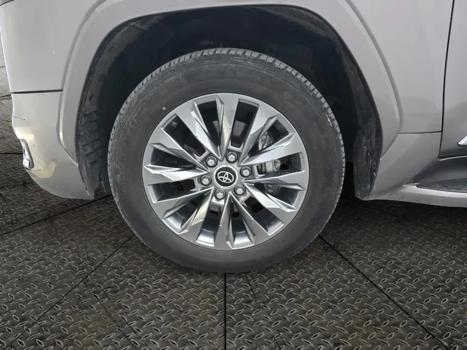 تويوتا لاندكروزر GXR 2023 