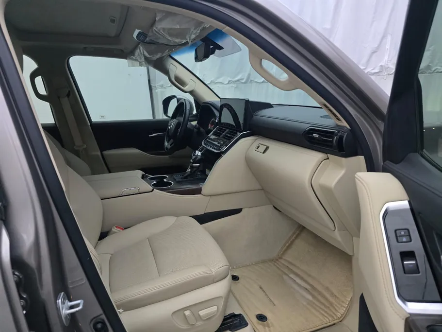 تويوتا لاندكروزر GXR 2023 