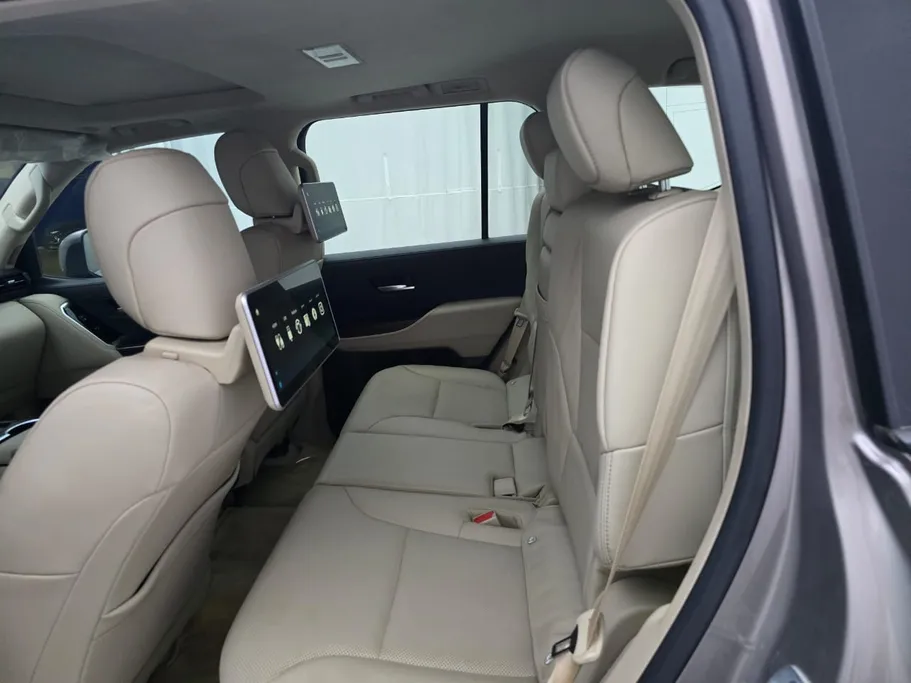 تويوتا لاندكروزر GXR 2023 