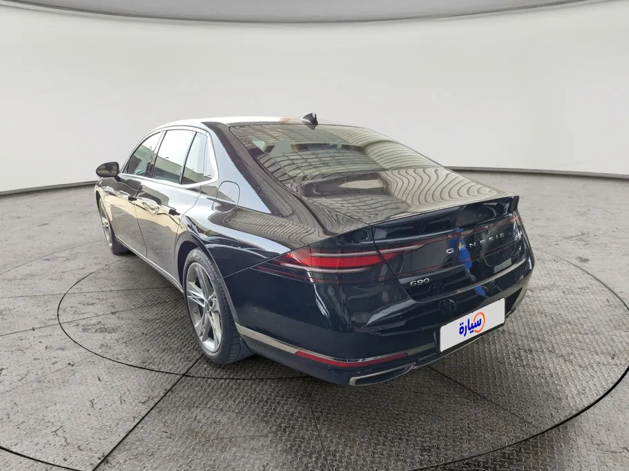 2025 Genesis G90 Royal 