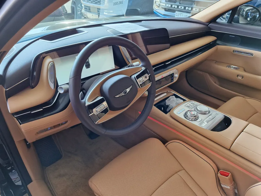 2025 Genesis G90 Royal 