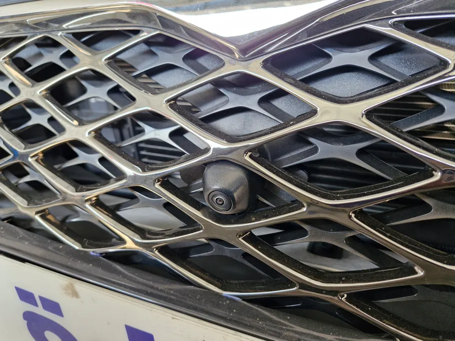 2025 Genesis G90 Royal 