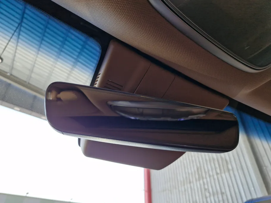 2025 Genesis G90 Royal 