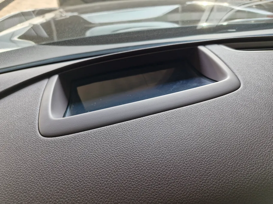 2025 Genesis G90 Royal 