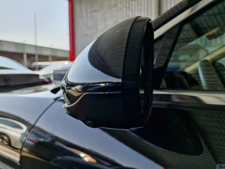 2025 Genesis G90 Royal 