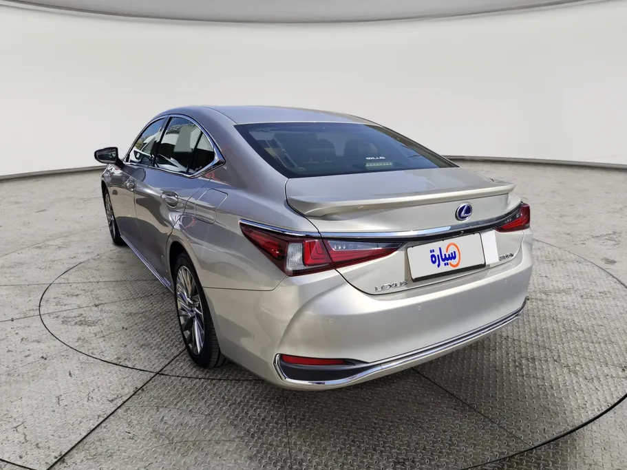لكزس ES 300 HH Hybrid Executive 2022 