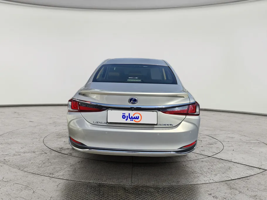 لكزس ES 300 HH Hybrid Executive 2022 