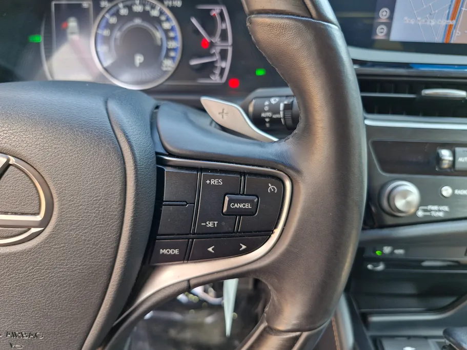 لكزس ES 300 HH Hybrid Executive 2022 