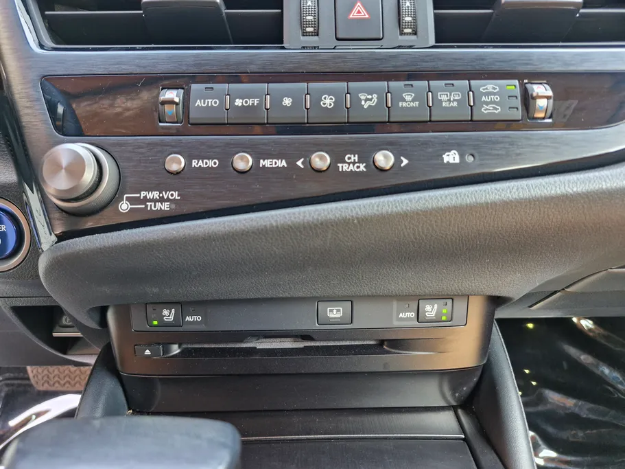 لكزس ES 300 HH Hybrid Executive 2022 