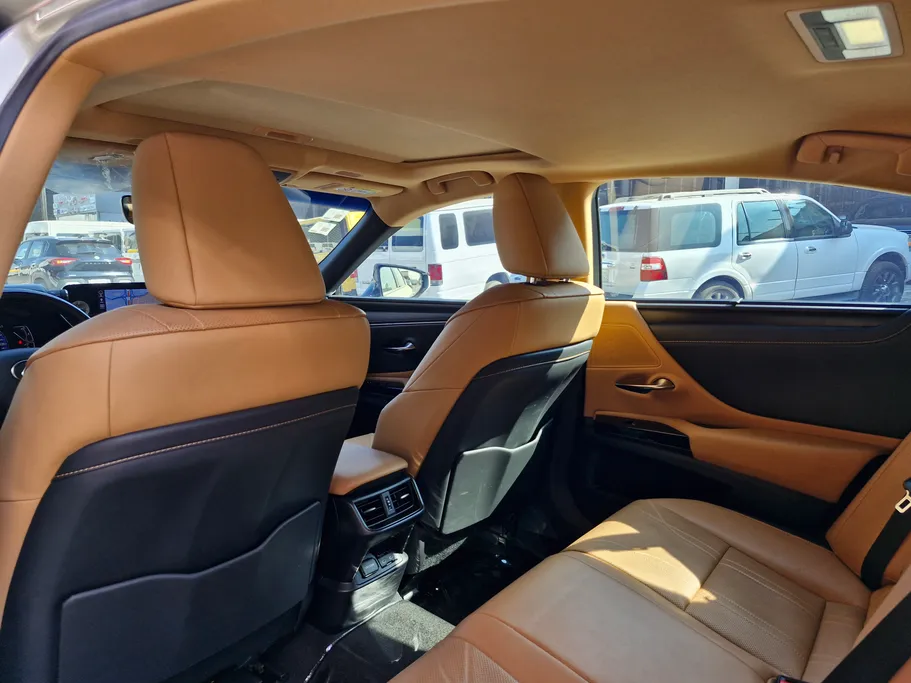 لكزس ES 300 HH Hybrid Executive 2022 