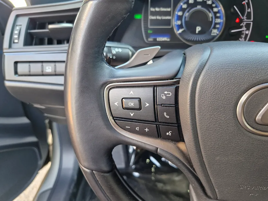 لكزس ES 300 HH Hybrid Executive 2022 