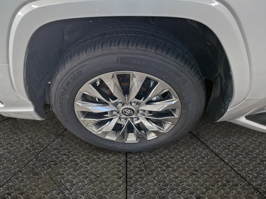 تويوتا لاندكروزر GXR-S 2025 