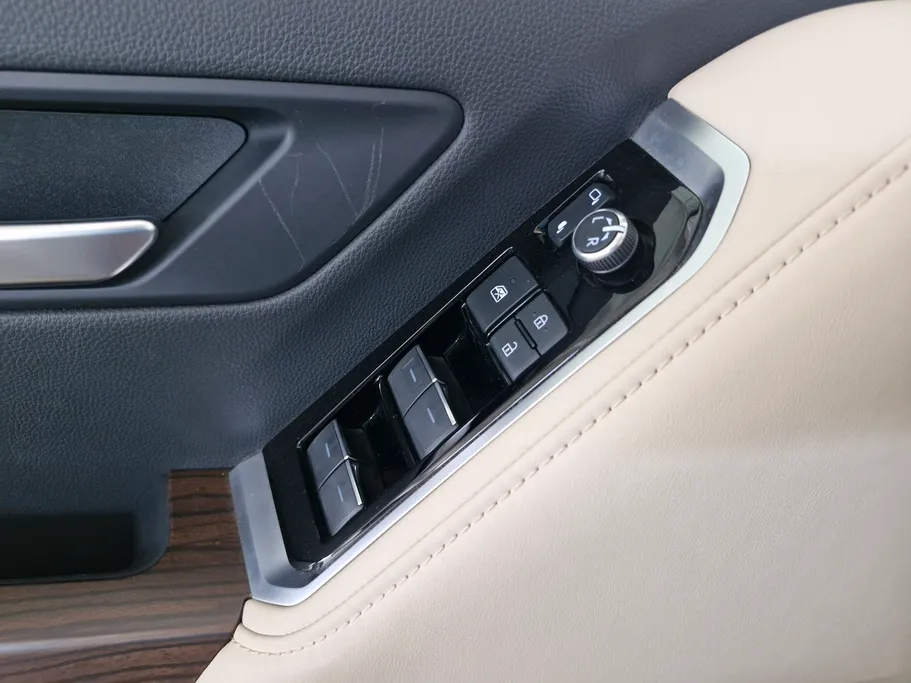 تويوتا لاندكروزر GXR-S 2025 