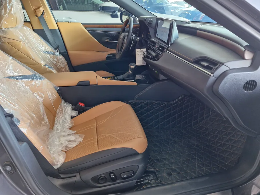 2025 Lexus ES 350 CC Elite 