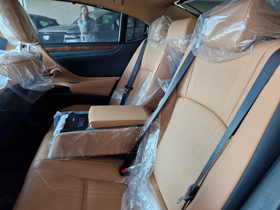 2025 Lexus ES 350 CC Elite 
