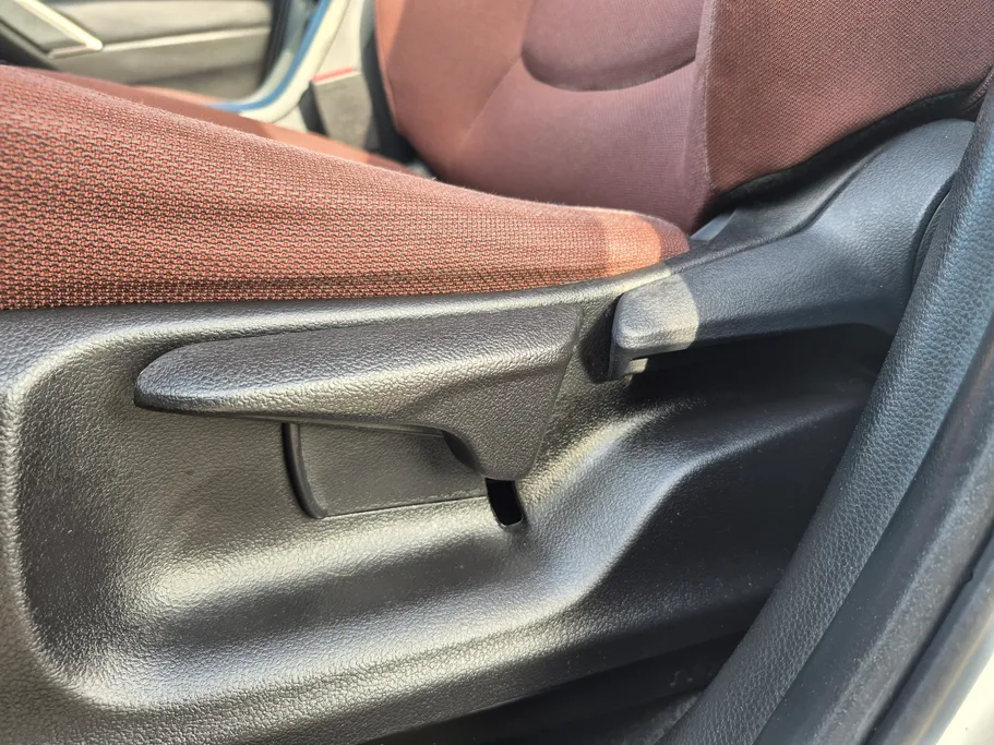 2023 Toyota Corolla Cross LE HEV 