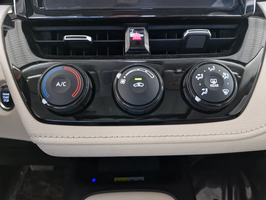 تويوتا كورولا GLI Moonroof 2024 