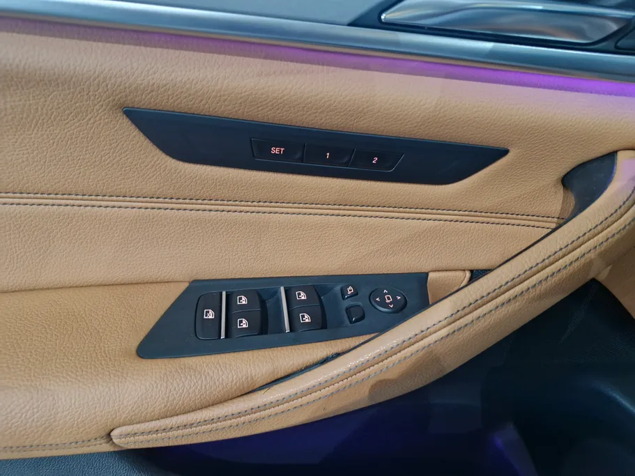 بي ام دبليو الفئة الخامسة 520i 2020 