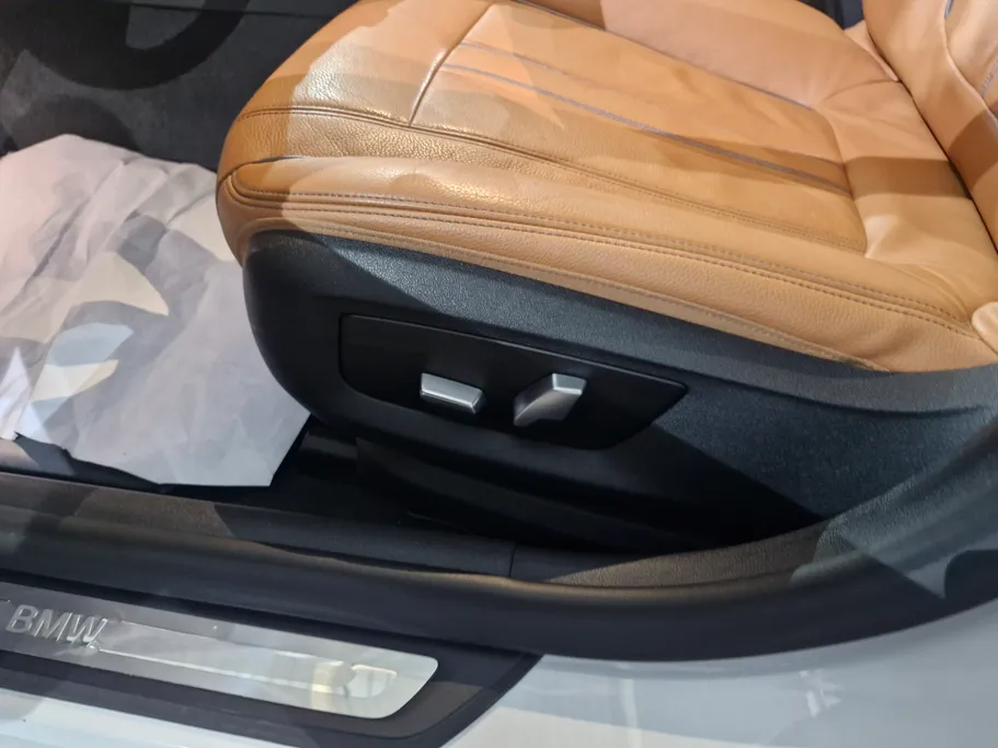 بي ام دبليو الفئة الخامسة 520i 2020 