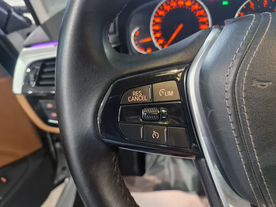 بي ام دبليو الفئة الخامسة 520i 2020 