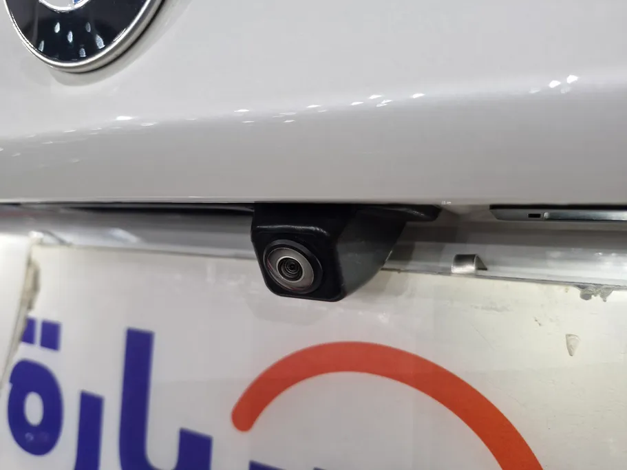 بي ام دبليو الفئة الخامسة 520i 2020 