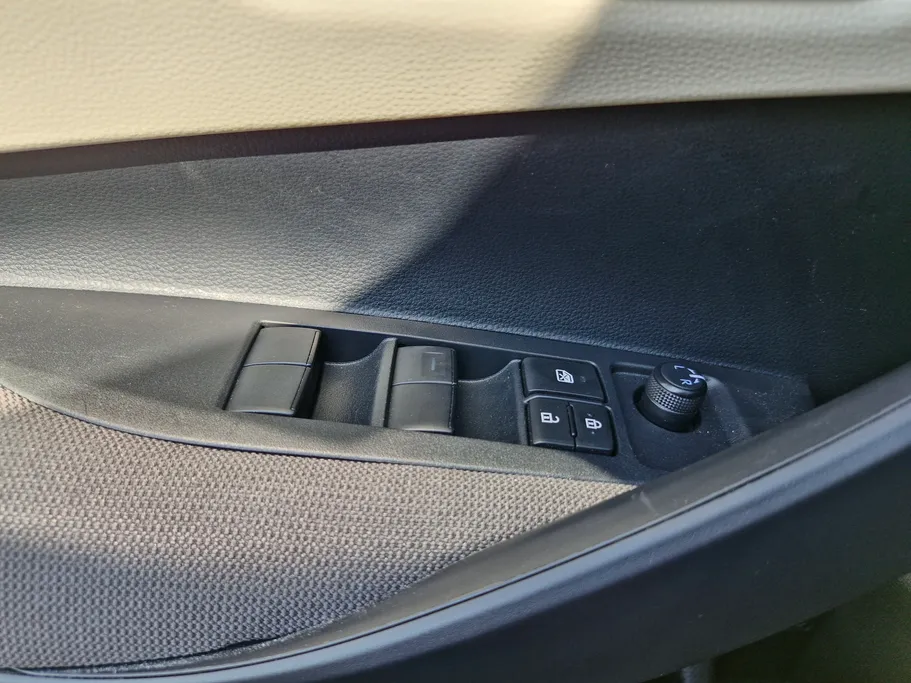 تويوتا كورولا XLI Executive Moonroof 2025 