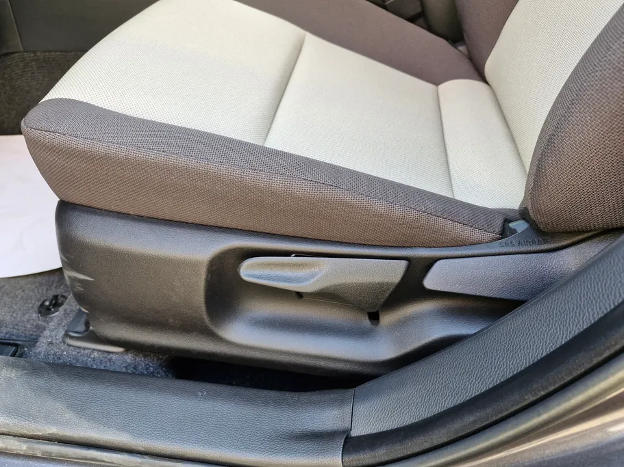 تويوتا كورولا XLI Executive Moonroof 2025 