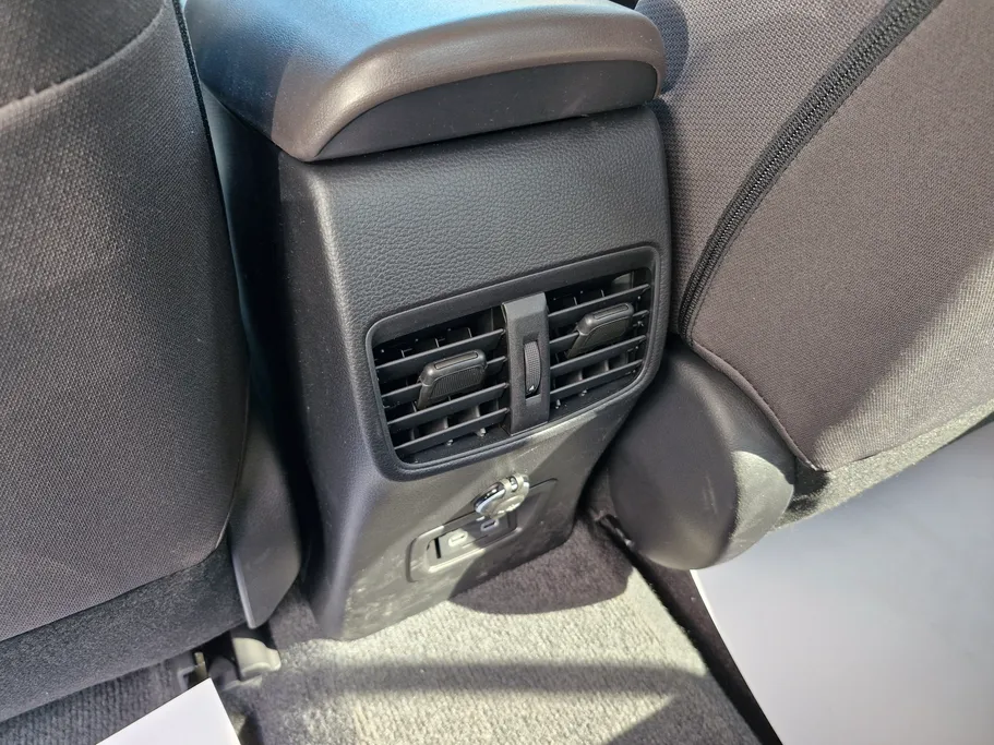 تويوتا كورولا XLI Executive Moonroof 2025 