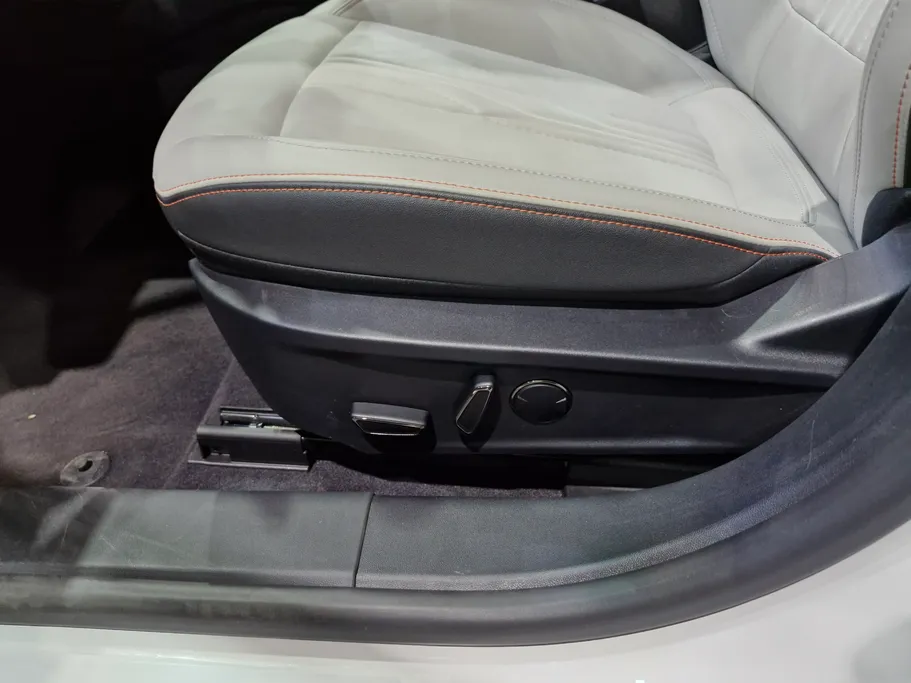 فورد تورس تيتانيوم الإصدار الجديد 2026 