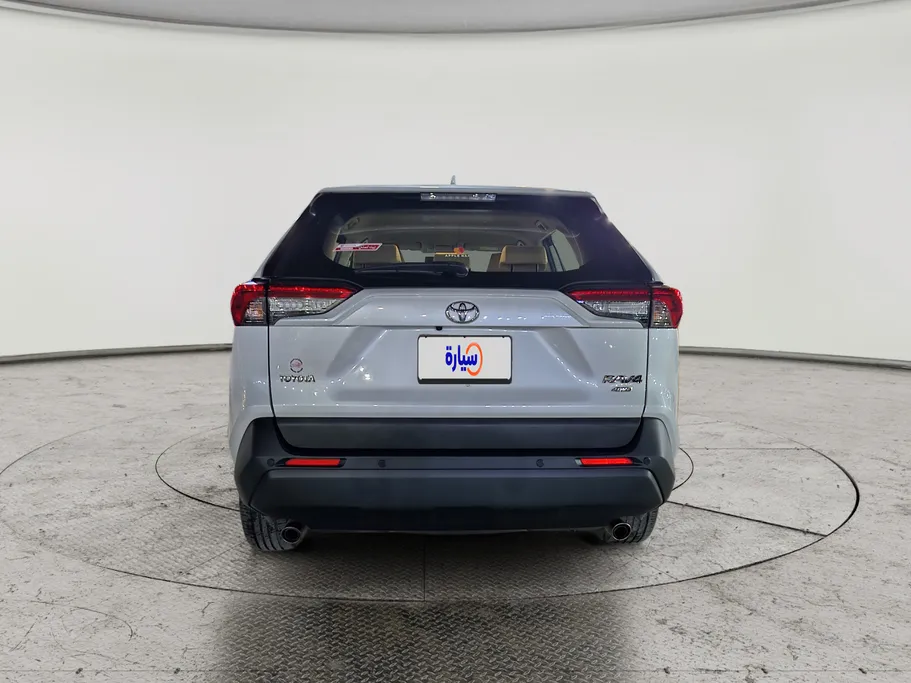 تويوتا راف فور LE 2023 