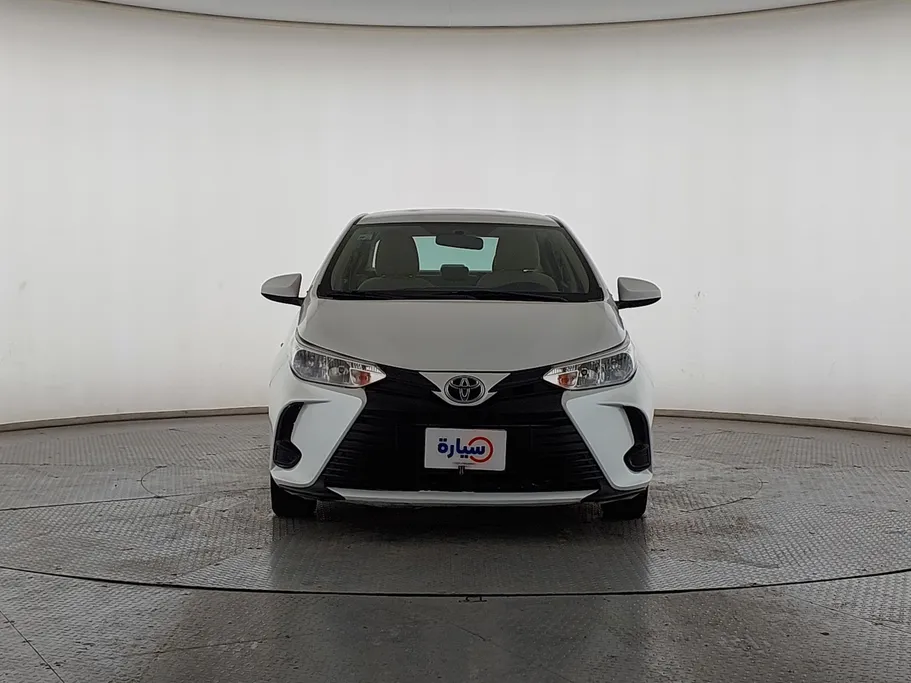 2022 Toyota Yaris  Y FLT 