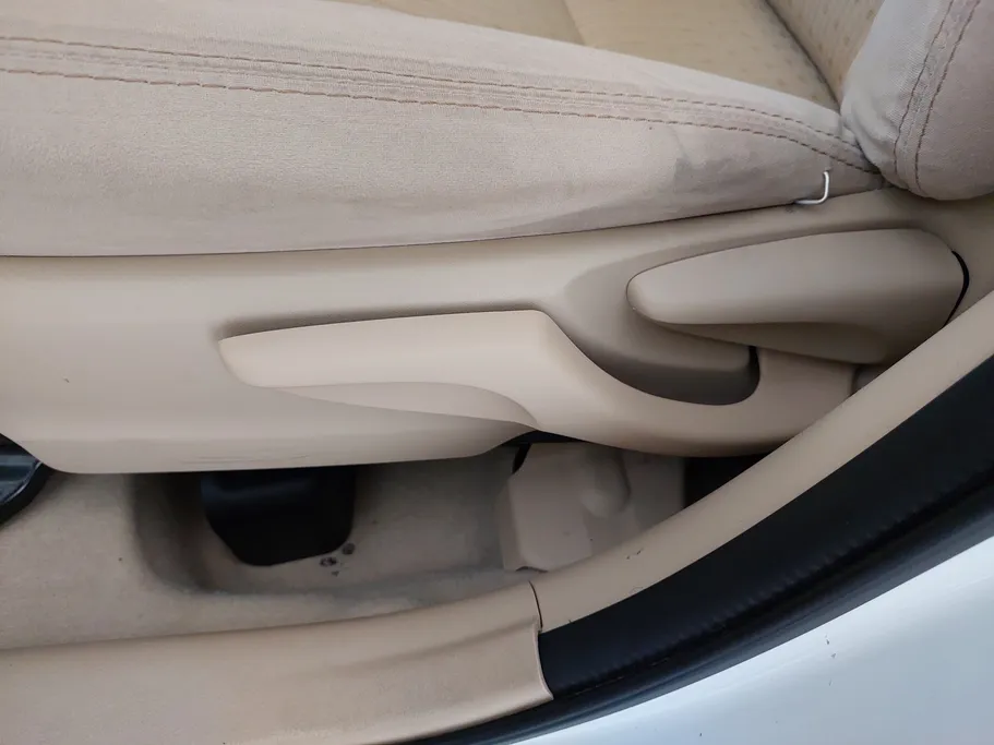 2022 Toyota Yaris  Y FLT 