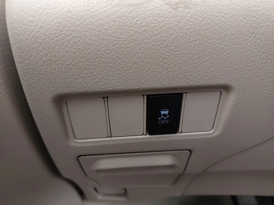 2022 Toyota Yaris  Y FLT 