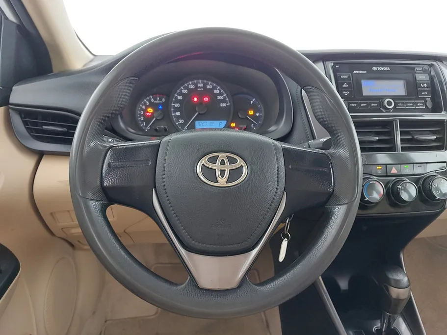 2022 Toyota Yaris  Y FLT 