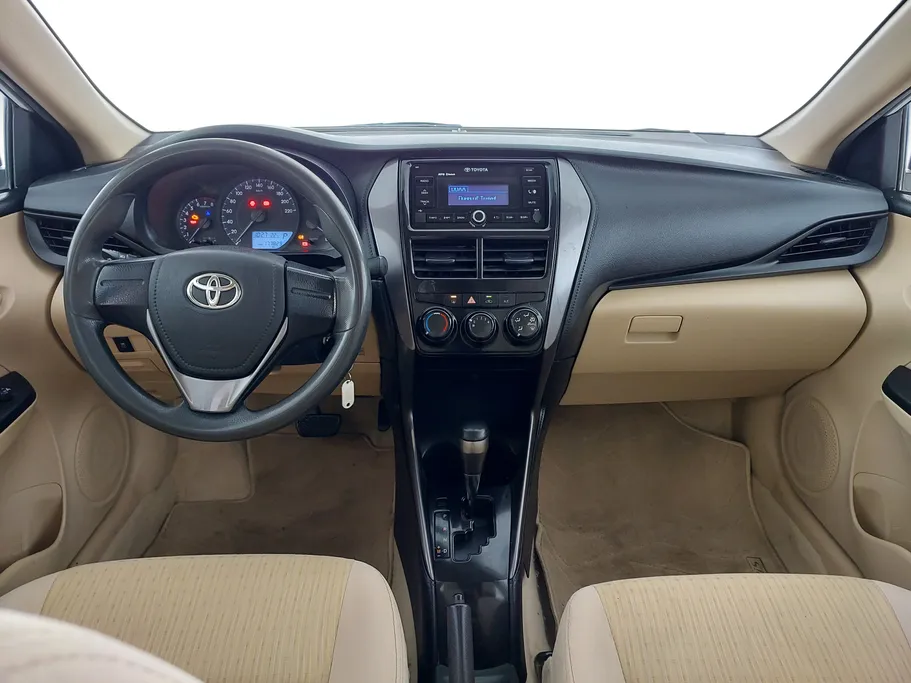 2022 Toyota Yaris  Y FLT 