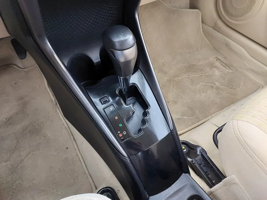 2022 Toyota Yaris  Y FLT 